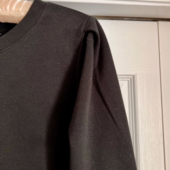 Banana Republic Puff Sleeve sweatshirt - Picture 3 of 9